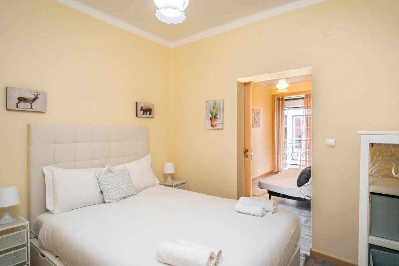 Cozy One Bedroom Apt In Historic Location - Carmo Lisboa Exterior foto